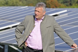 Staatssekretär Roland Weigert besucht den Solarpark Tännesberg